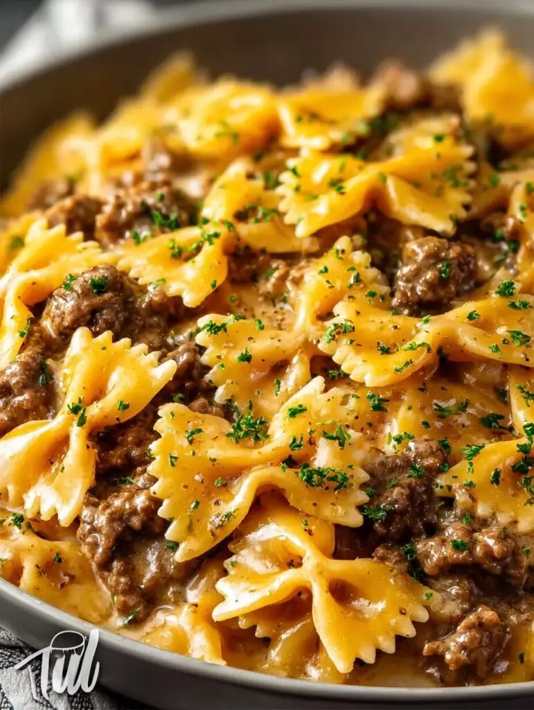 Cheesy Beef Bowtie Pasta with Garlic Butter Delights You!